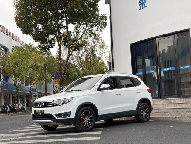FAW Senya R7 2016 1.6L Manual Premium – фото 1