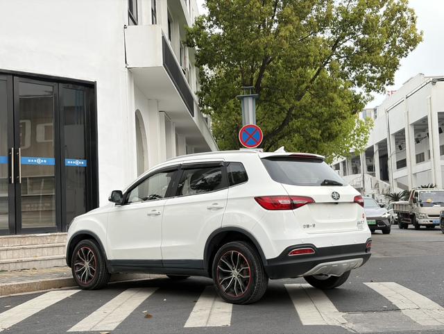 FAW Senya R7 2016 1.6L Manual Premium – фото 9