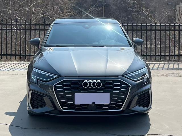 Audi A3 2024 Sportback 35 TFSI Sport – фото 2
