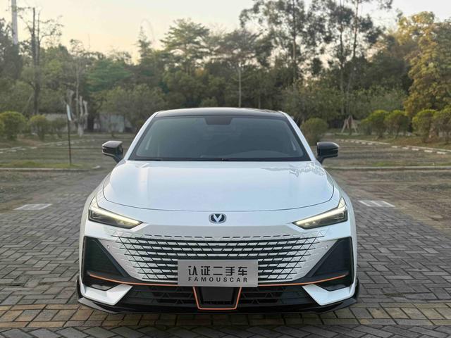 Changan UNI-V 2022 1.5T Sport – фото 2