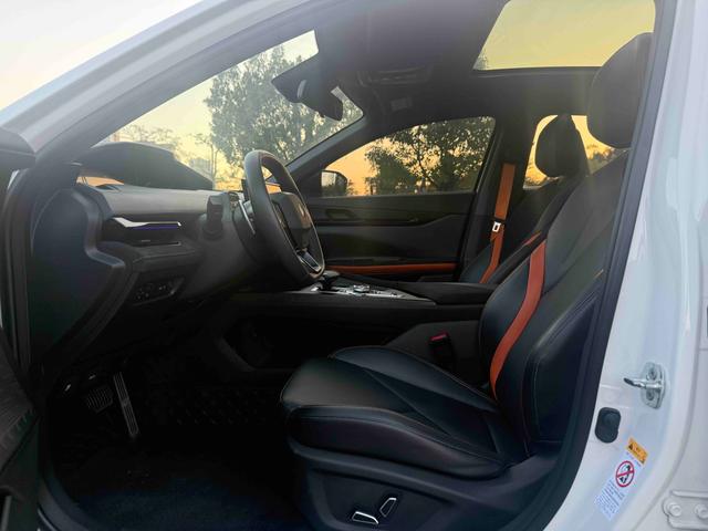 Changan UNI-V 2022 1.5T Sport – фото 4