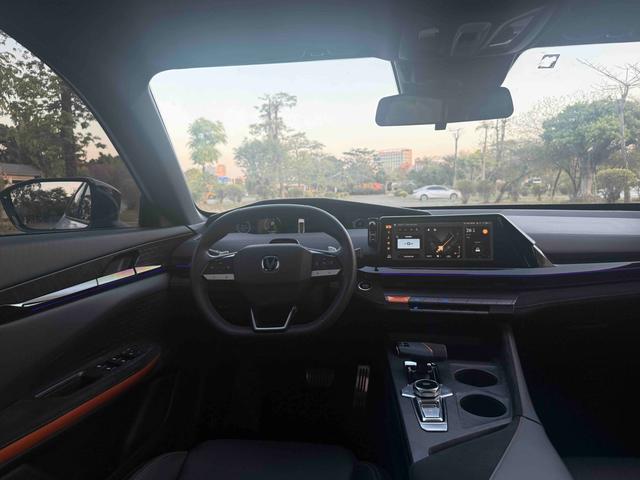 Changan UNI-V 2022 1.5T Sport – фото 12