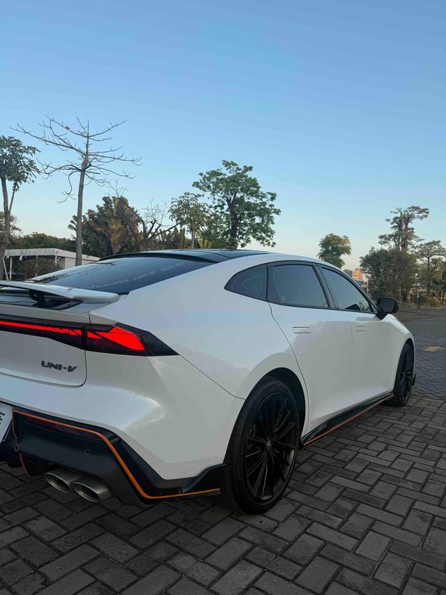 Changan UNI-V 2022 1.5T Sport – фото 19