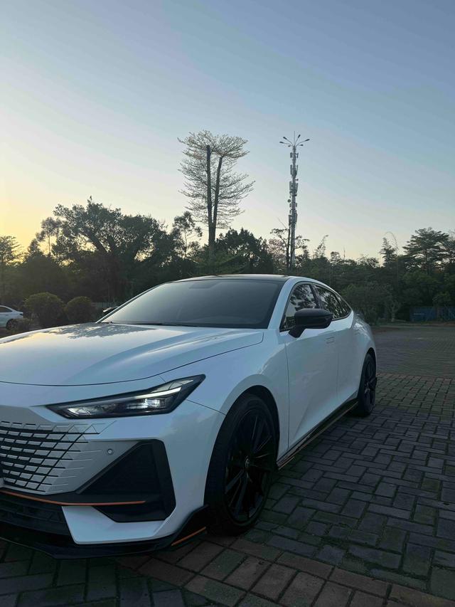 Changan UNI-V 2022 1.5T Sport – фото 20
