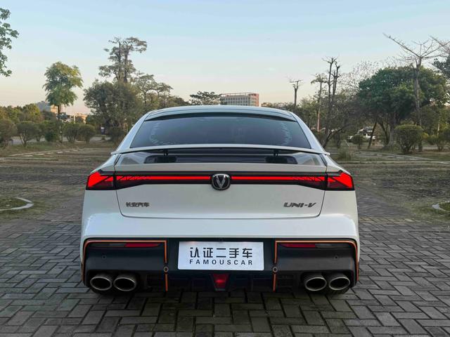 Changan UNI-V 2022 1.5T Sport – фото 23