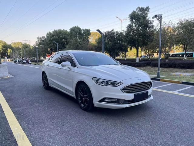 Ford Mondeo 2017 модификация EcoBoost 200 Luxury – фото 3
