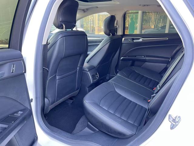 Ford Mondeo 2017 модификация EcoBoost 200 Luxury – фото 6