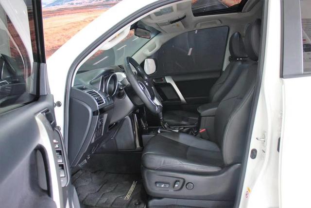 Toyota Prado 2016 2.7L Automatic Standard – фото 11