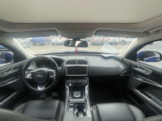 Jaguar XE L Модель 2018 года 2.0T 200PS Exclusive Edition – фото 4