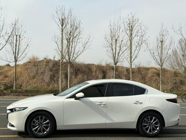 Mazda3 Axela 2021 1.5L Automatic Premium Edition – фото 3
