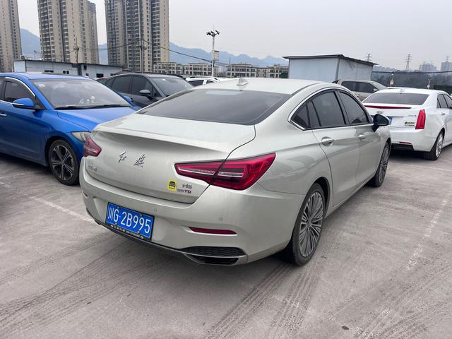 Hongqi H5 Classic 2022 1.5T DCT Flag Charm – фото 4