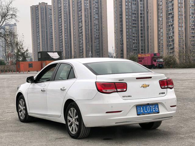 Chevrolet Malibu 2017 1.5T Automatic Luxury – фото 9