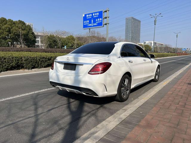 Mercedes-Benz C-Class 2018 C 200 L Sport – фото 3