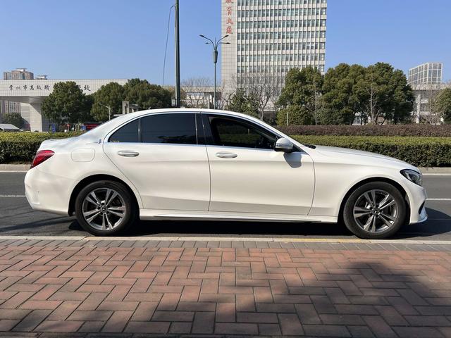 Mercedes-Benz C-Class 2018 C 200 L Sport – фото 9