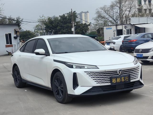 Changan Yida Раздел 2023 1.5T GDI автоматическое Changxiang Edition – фото 3