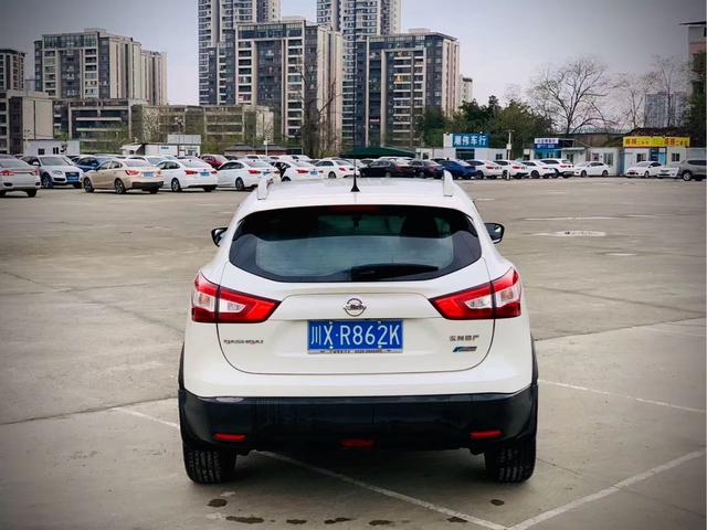 Nissan Qashqai 2016 2.0L CVT Elite – фото 6