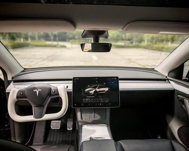 Tesla Model Y 2022 Facelift RWD – фото 4