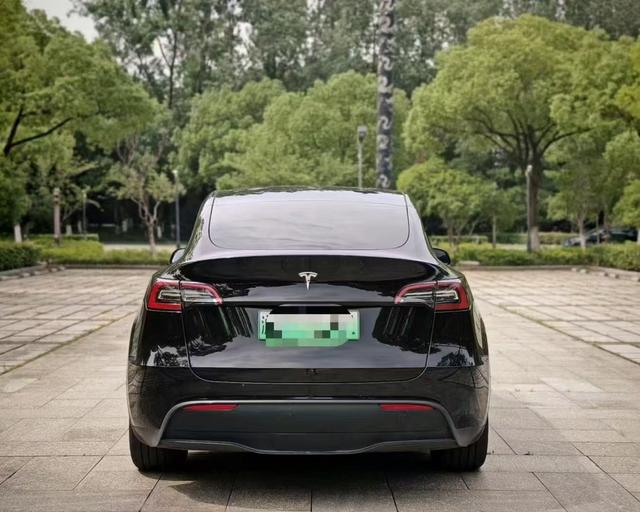 Tesla Model Y 2022 Facelift RWD – фото 9