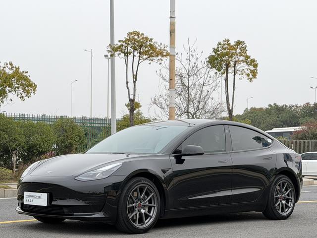Tesla Model 3 2023 RWD – фото 1