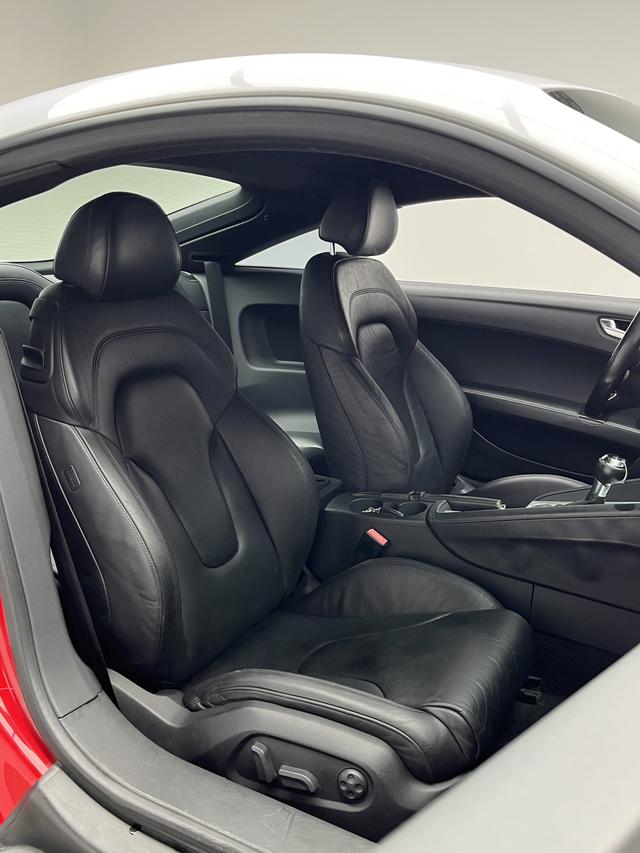 AUDI TT 2010 модификация TT 2.0TFSI Collector Edition Edition – фото 9