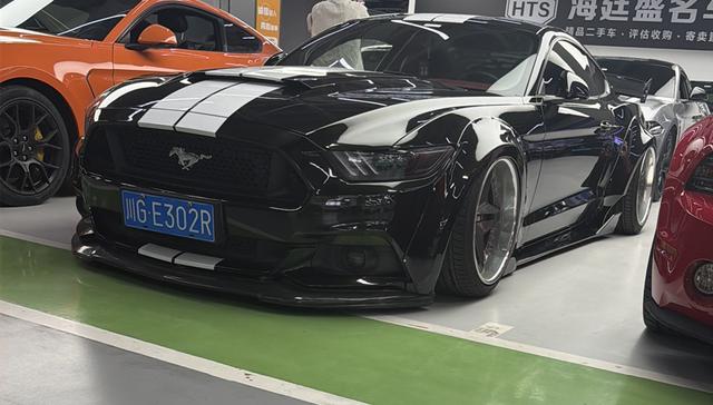 Ford Mustang 2017 2.3T Performance – фото 1