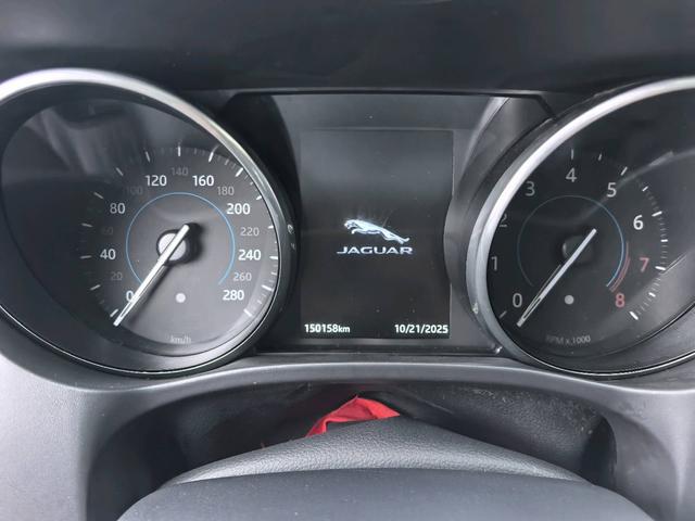 Jaguar F-PACE Модель 2018 года 2.0T 2WD Urban Exclusive Edition – фото 10