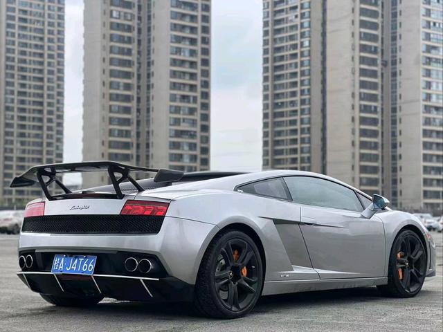 Gallardo 2012 модификация LP 560-4 Gold Edition – фото 8