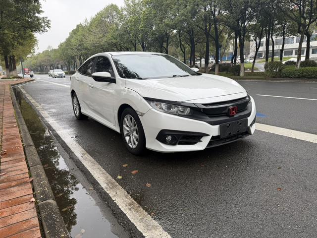 Honda Civic 2016 180TURBO CVT Comfort – фото 3