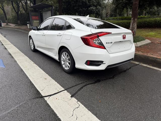 Honda Civic 2016 180TURBO CVT Comfort – фото 6