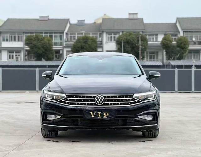 Volkswagen Magotan 2023 2-Millionth Anniversary 330TSI DSG Luxury – фото 2