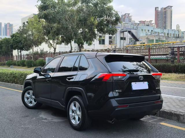 Toyota RAV4 2024 2.0L CVT 2WD Urban – фото 4