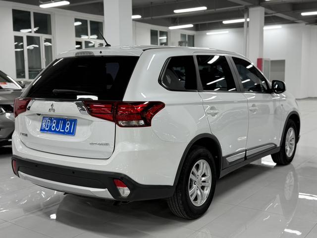 Mitsubishi Outlander 2016 модификация 2.0L 2WD Fashion edition 5 seat – фото 4