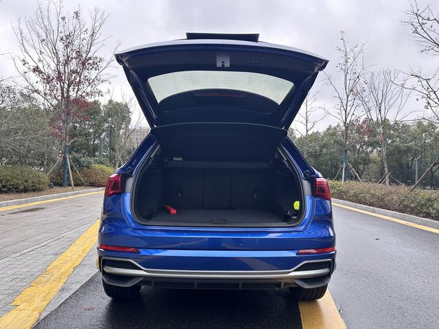 AUDI Q3 Модель 2020 года 35 TFSI Fashion Dynamic – фото 13