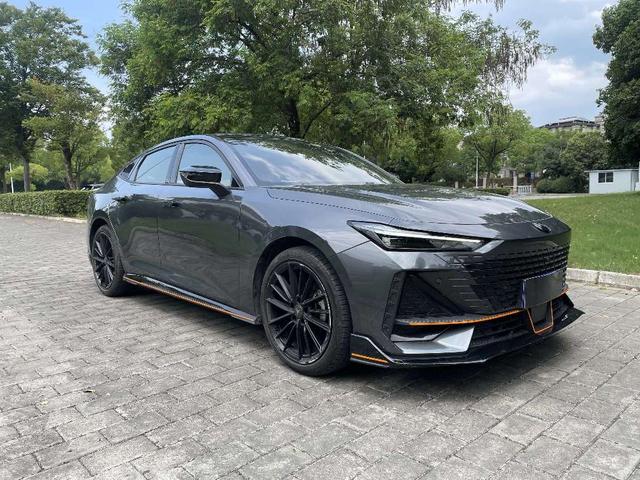 Changan UNI-V 2023 1.5T Sport – фото 3