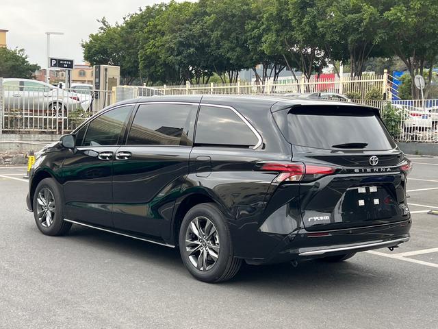 Toyota Sienna 2026 модификация Hybrid 2.5L Deluxe Edition – фото 8