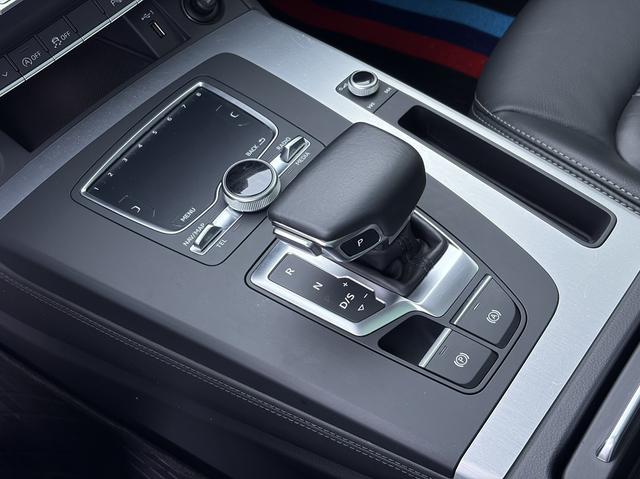 Audi Q5L 2020 40 TFSI Honor Style – фото 17