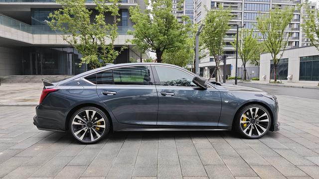 Cadillac C T5 2022 28T Premium – фото 7