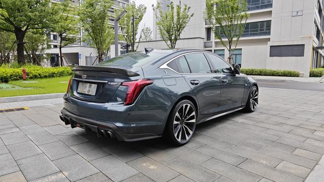 Cadillac C T5 2022 28T Premium – фото 8