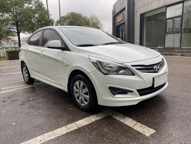 Hyundai Reina 2016 1.4L Auto Fashion GS – фото 3