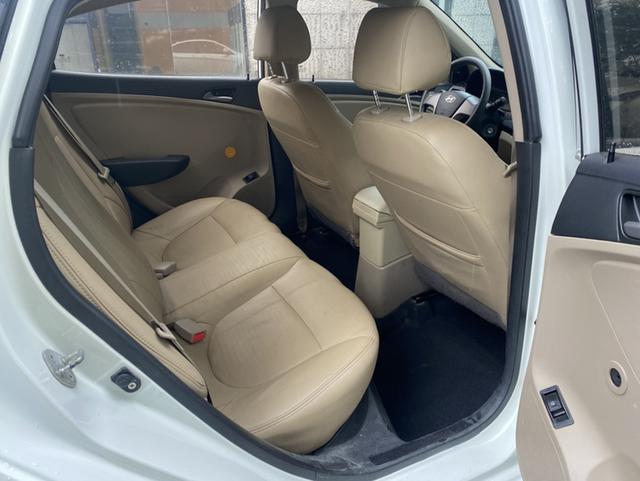 Hyundai Reina 2016 1.4L Auto Fashion GS – фото 7