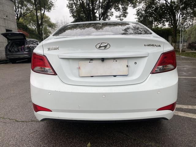 Hyundai Reina 2016 1.4L Auto Fashion GS – фото 10