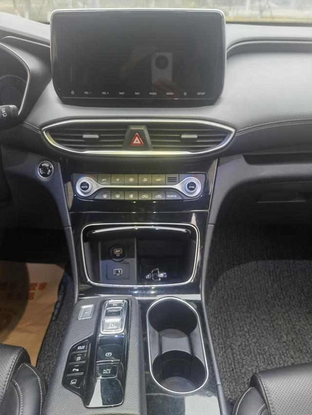 Hyundai Santa Fe Модель 2020 года 380 TGDi GLS автоматическое 2WD Deluxe Edition – фото 16