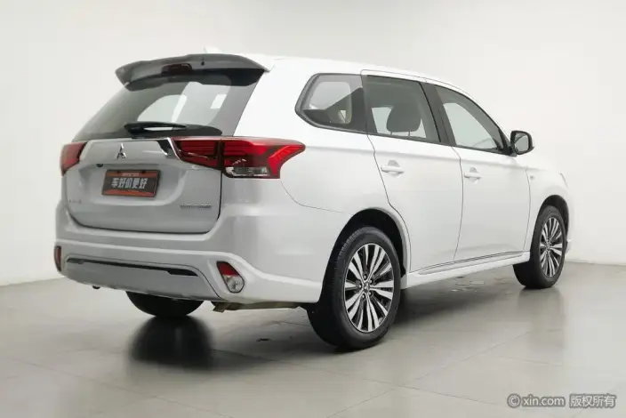 Mitsubishi Outlander 2021 Model Facelift 2.0L 2WD Smooth Ride Edition 5 seat