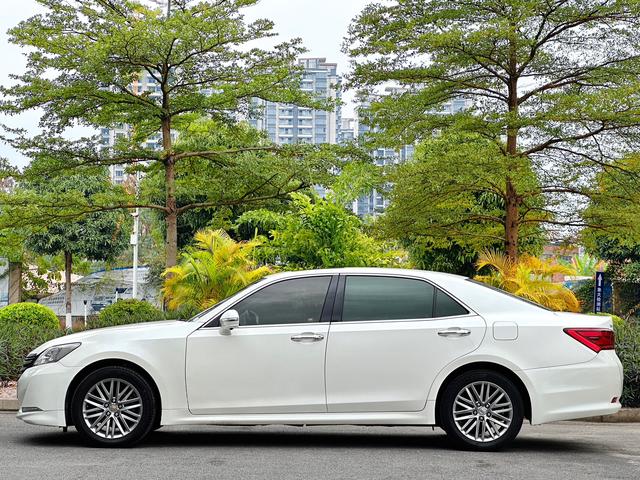Toyota Sienna 2023 Hybrid 2.5L Premium – фото 5