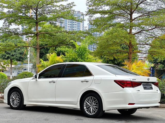 Toyota Sienna 2023 Hybrid 2.5L Premium – фото 6