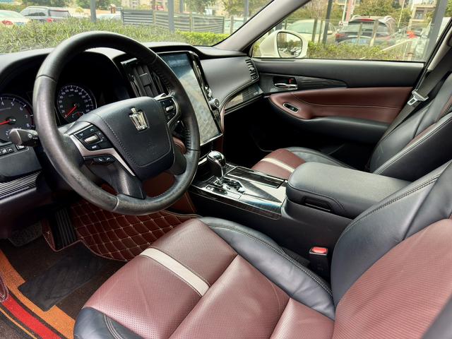 Toyota Sienna 2023 Hybrid 2.5L Premium – фото 10