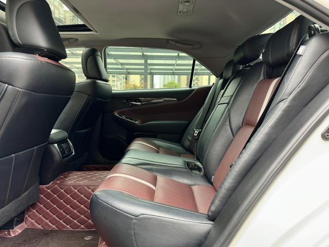 Toyota Sienna 2023 Hybrid 2.5L Premium – фото 13