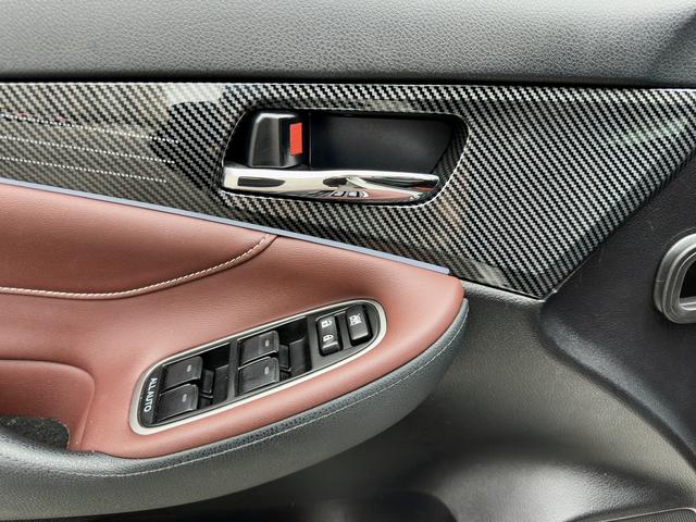 Toyota Sienna 2023 Hybrid 2.5L Premium – фото 17