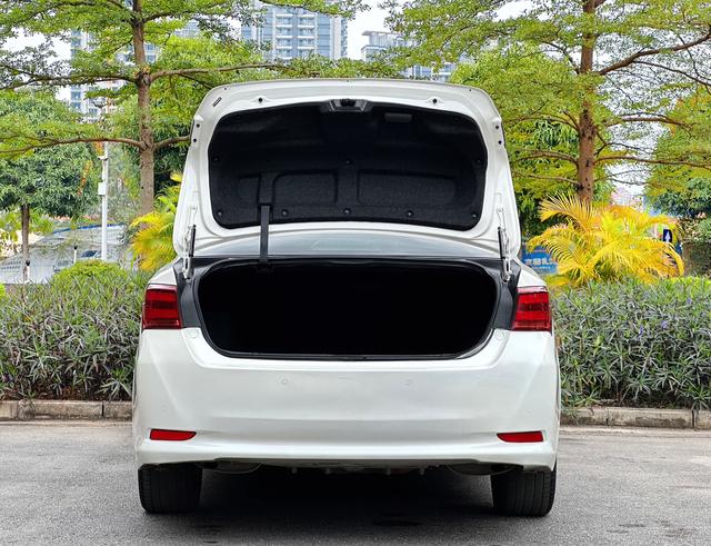 Toyota Sienna 2023 Hybrid 2.5L Premium – фото 23