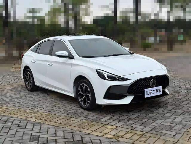MG5 2023 180DVVT CVT Youth Luxury – фото 3